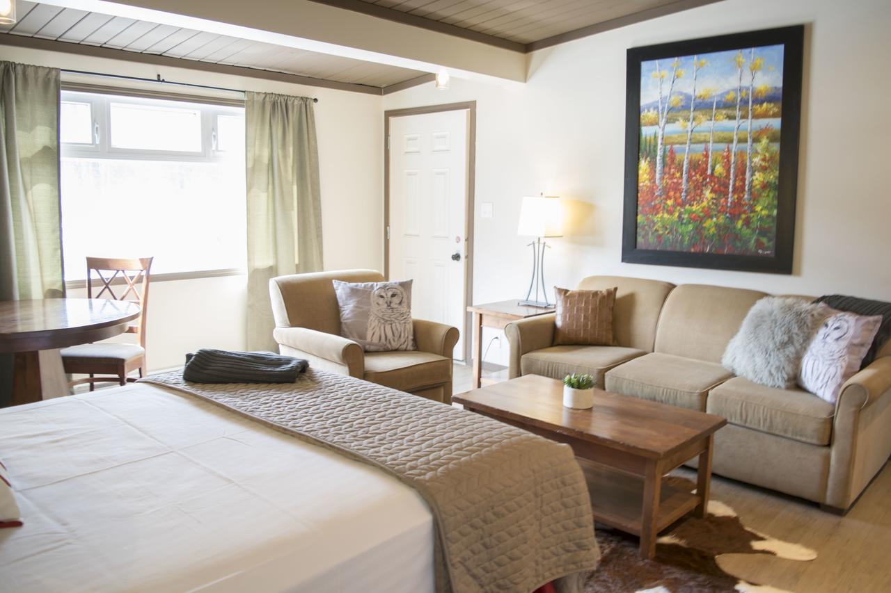 Yamnuska Suites แคนมอร์ ภายนอก รูปภาพ