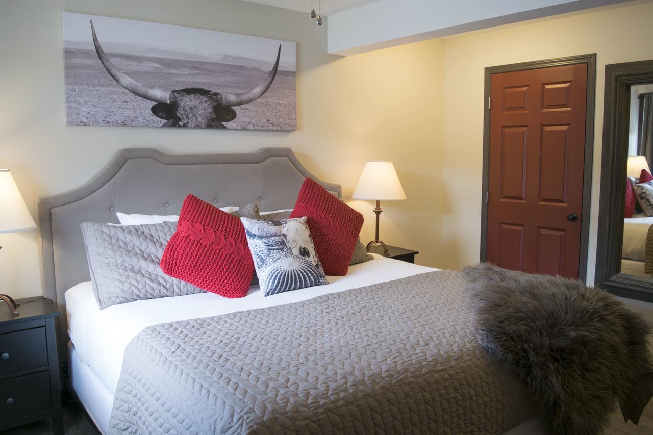 Yamnuska Suites แคนมอร์ ภายนอก รูปภาพ